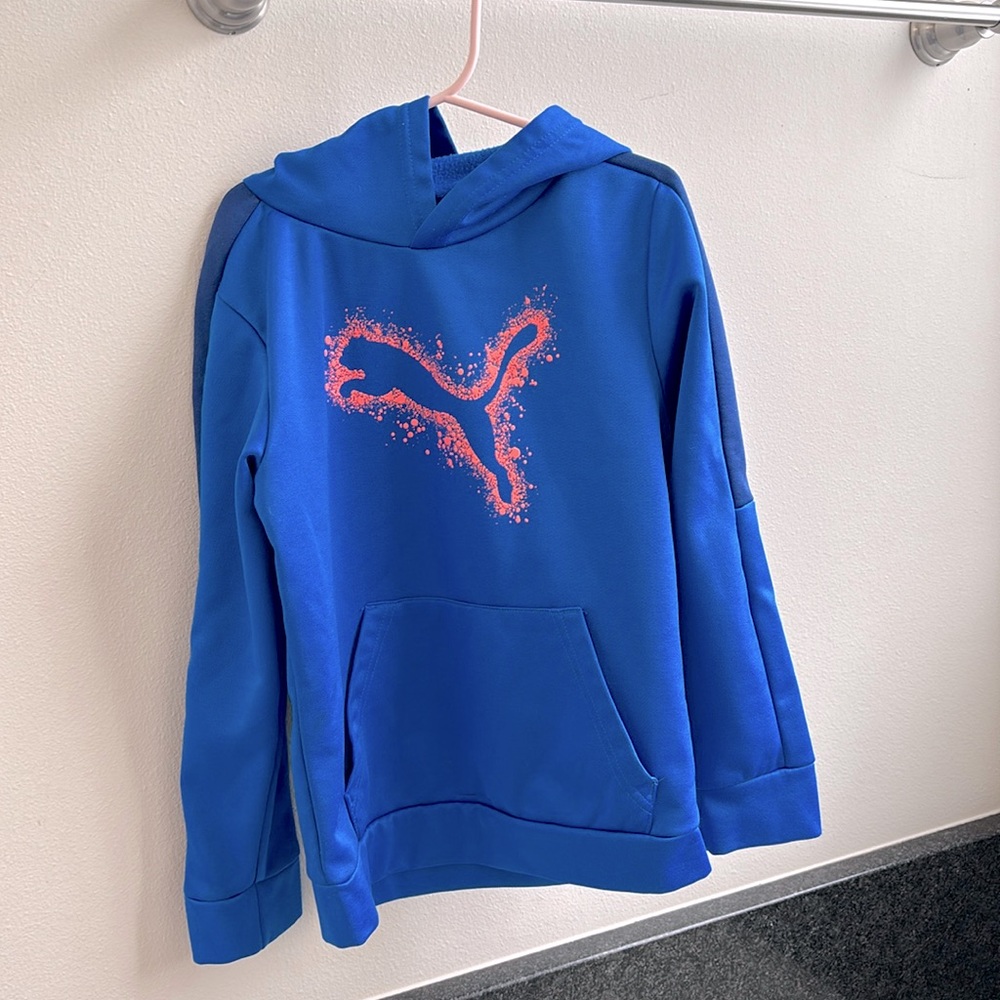 Puma size 7 boys sweatshirt. Very good condition